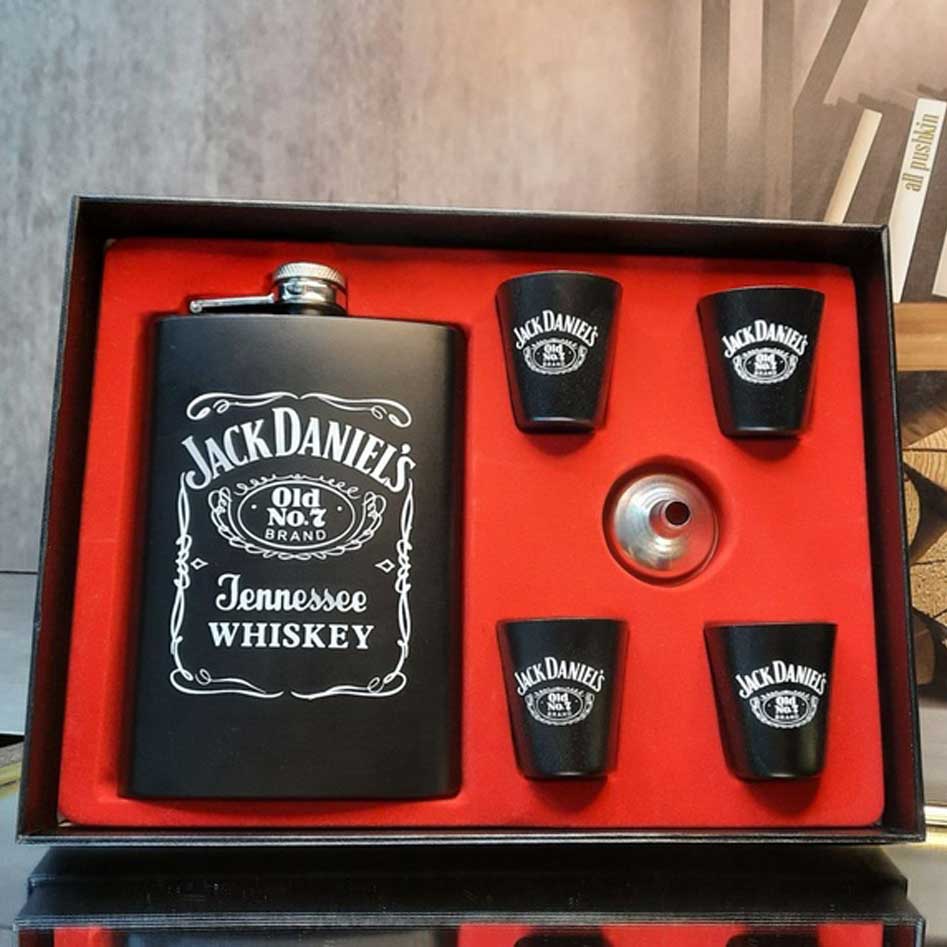 9 oz (266ml) Çelik Matara Hediye Seti Içki Viski Alkol Konyak Matarası 4 Shot Bardaklı resmi