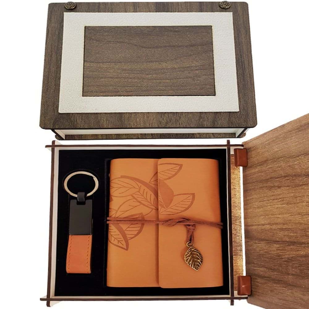 Özel Ahşap Kutulu Taba Deri Defter ve Anahtarlık Set resmi