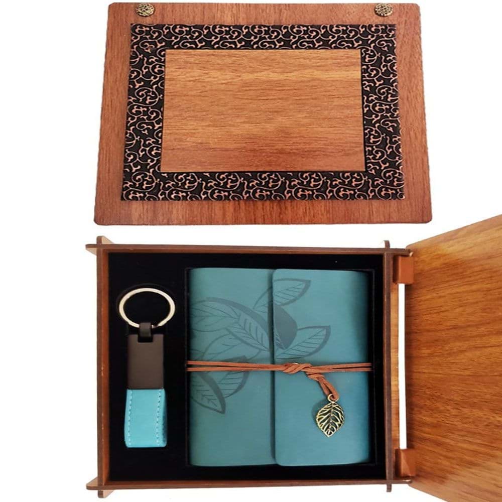 Ahşap Kutulu Mavi Deri Defter ve Anahtarlık Set resmi